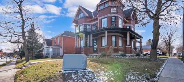 Tranquil 2BR Triplex in the Heart of Shelburne in Shelburne