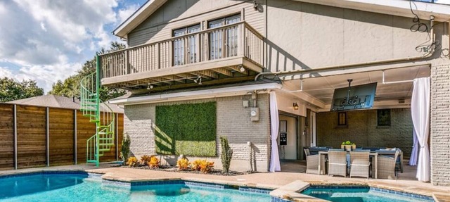 Ultimate Texas Experience With Heated Pool & Spa in Dallas