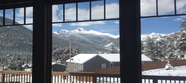 Unbeatable view of Longs Peak close to Rocky Mountain National Park in Estes Park