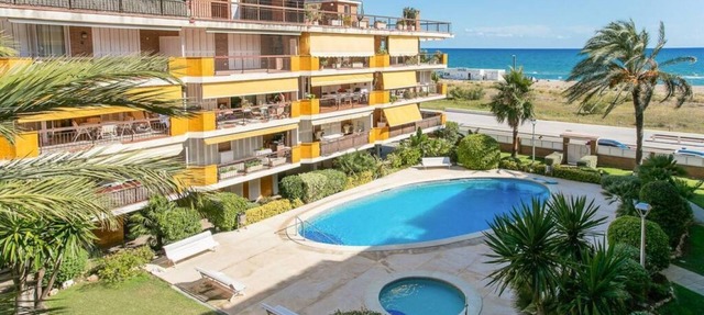 Unique Sea views & Beachfront Apartment in Barcelona