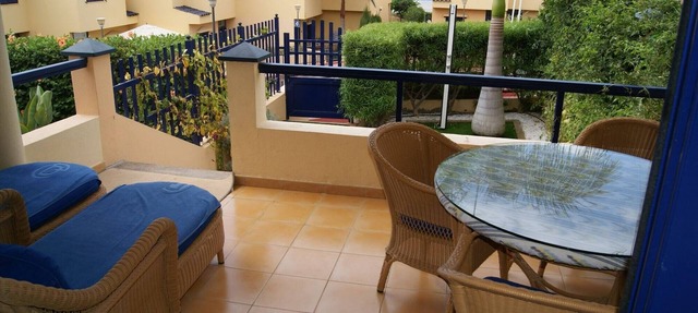Very spacious bungalow with terrace, sea views, community pool and jacuzzi. in San Bartolome de Tirajana