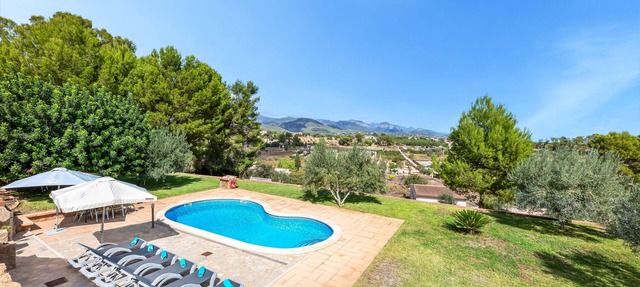 Villa 'Can Mirló' with Mountain View, Pool & Wi-Fi in Marratxí