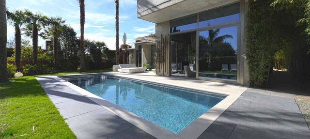 Villa de diseño con piscina, sauna, Txoko Vasco y garaje para 5 coches in Donostia / San Sebastián
