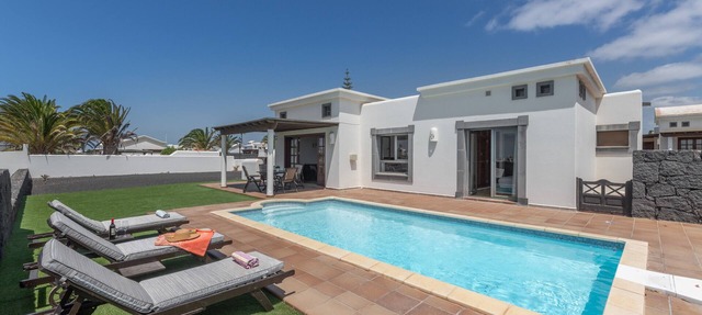 Villa d'prima linea la goleta con piscina privata riscaldata e la connessione wi-fi gratuita in Montaña Roja
