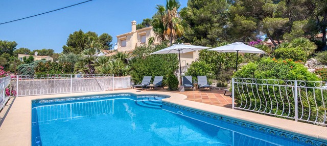 Villa 'El Dormilon' with Private Pool, Private Terrace and Wi-Fi in Panorama