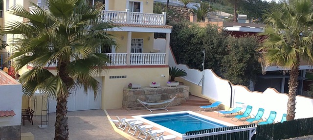 Villa Florida with free Wifi, private pool in lloret de mar