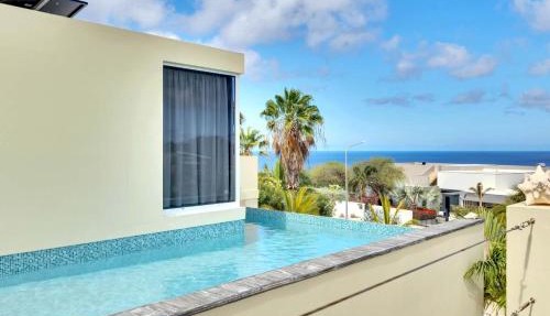 Villa Rowsu with Private Pool and Sea View in Kralendijk