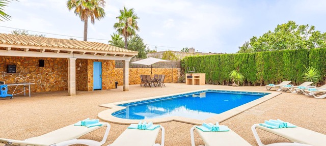 Villa Sa Tanca with sea views, mountain views, Wi-Fi, pool, and garden in Pórtol