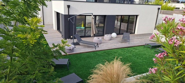 Villa Ty Varcq Avec Piscine Intérieure et vue mer in Locquirec