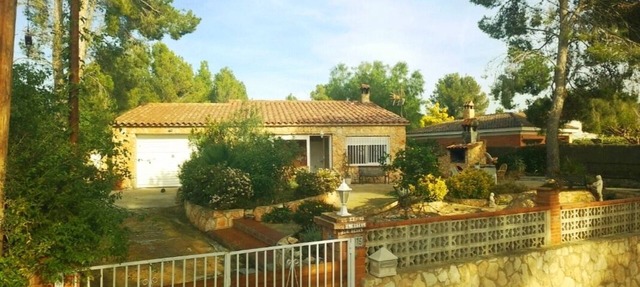 Vista al Mar, Piscina y Paz: tu Escape Perfecto en Esta Casa Rural Única in Sant Miquel