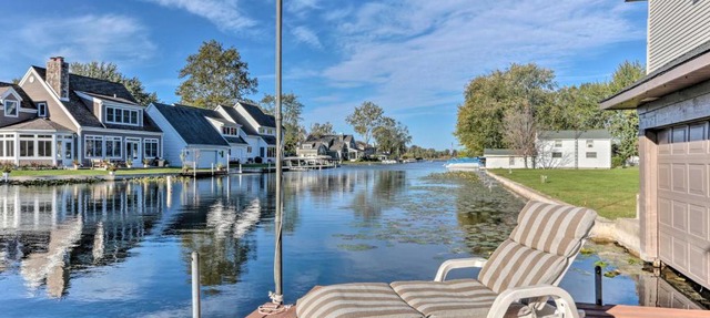 Waterfront Syracuse Home: Deck, Fire Pit & Kayaks in Syracuse