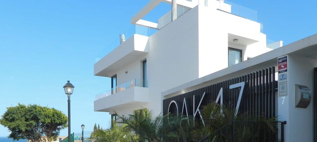 WHITE HOUSE : Charming & spacious Villa, Big terrace with sea & mountain views . in Fuengirola