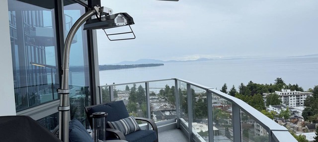 White Rock Luxury Oasis Ocean View with pool, gym, sauna, steam room, spa in White Rock