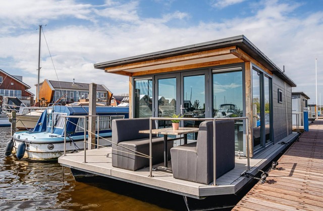 Houseboat Parel Airco 