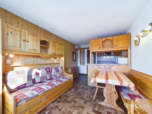 Studio cosy au pied des pistes, balcon exposé sud, centre-station, idéal pour 4 personnes in Montvalezan
