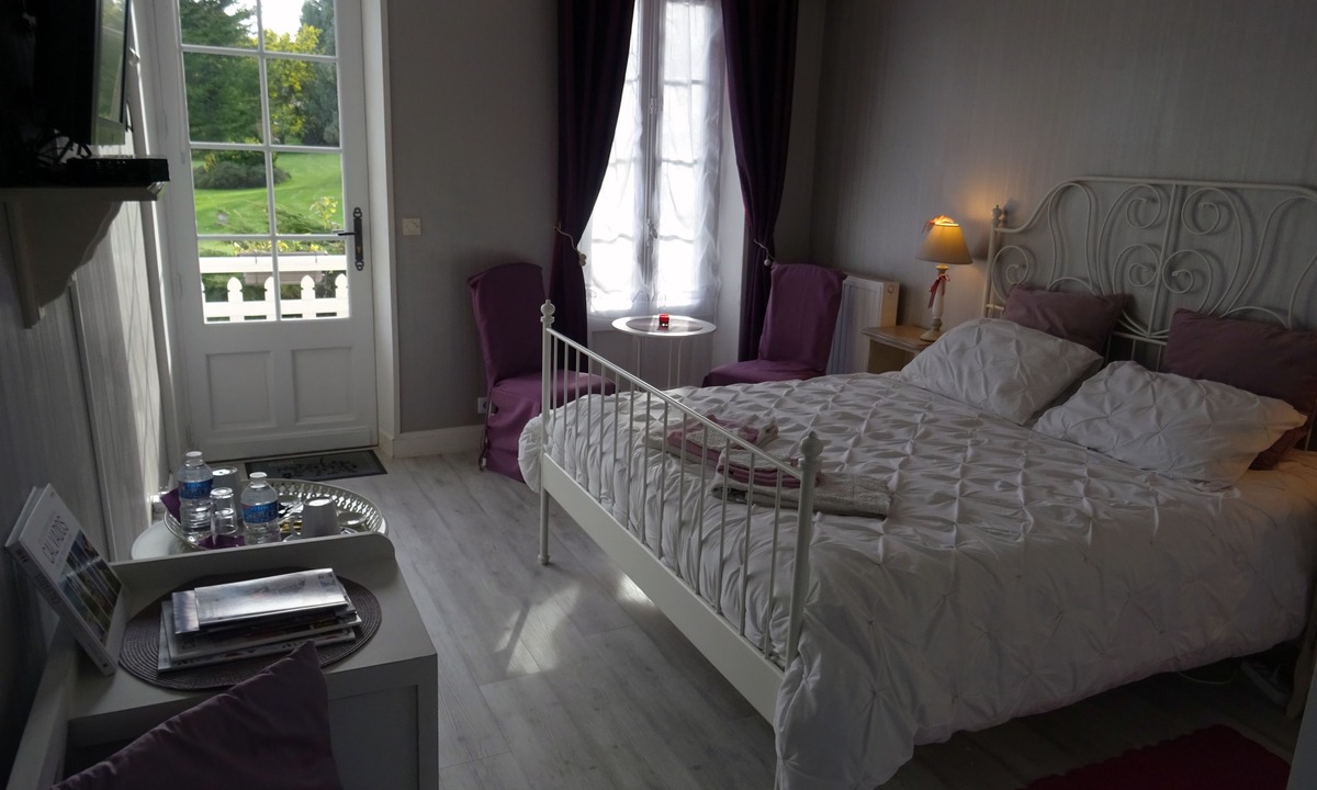 Sainte-Honorine-des-Pertes House | B&B Le Clos Saint-Jean - Omaha Beach