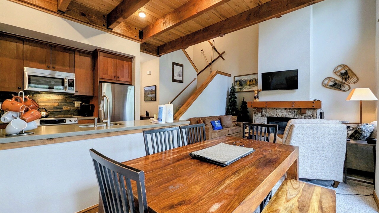 Photo of Livingroom in Lakeside Village