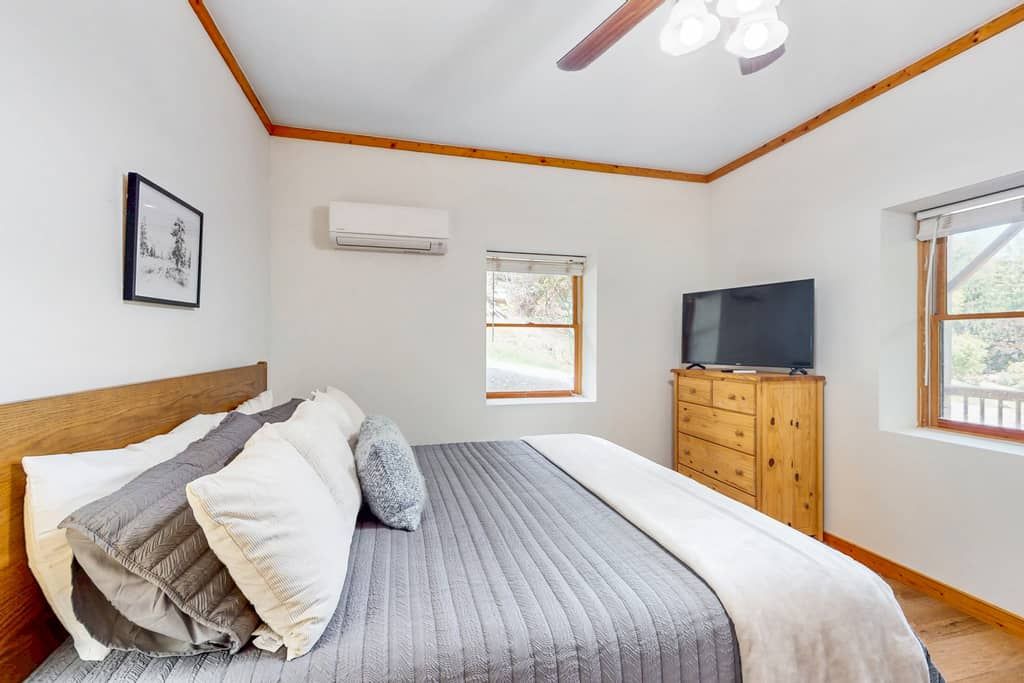 Photo of Bedroom in Seven Devils