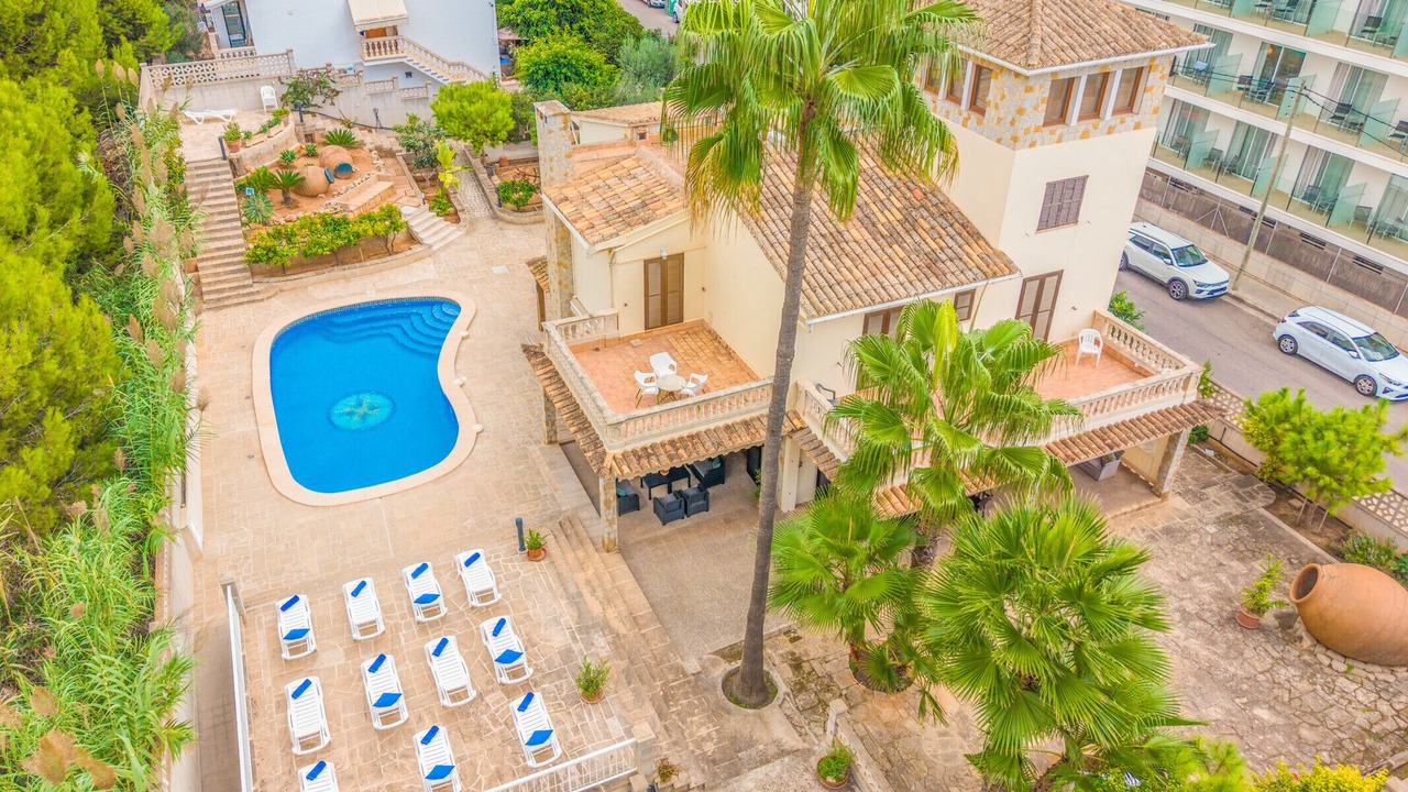 Photo of Outdoor in Les Meravelles