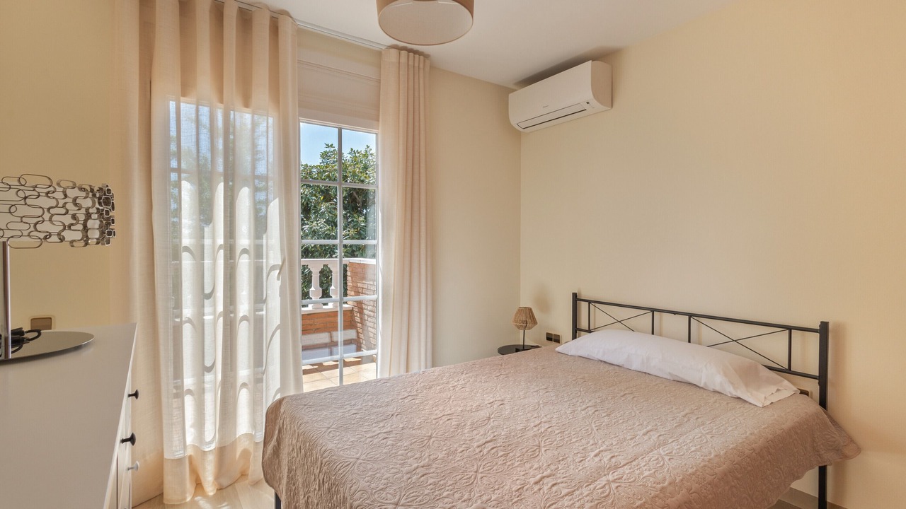 Photo of Bedroom in Pacs del Penedes
