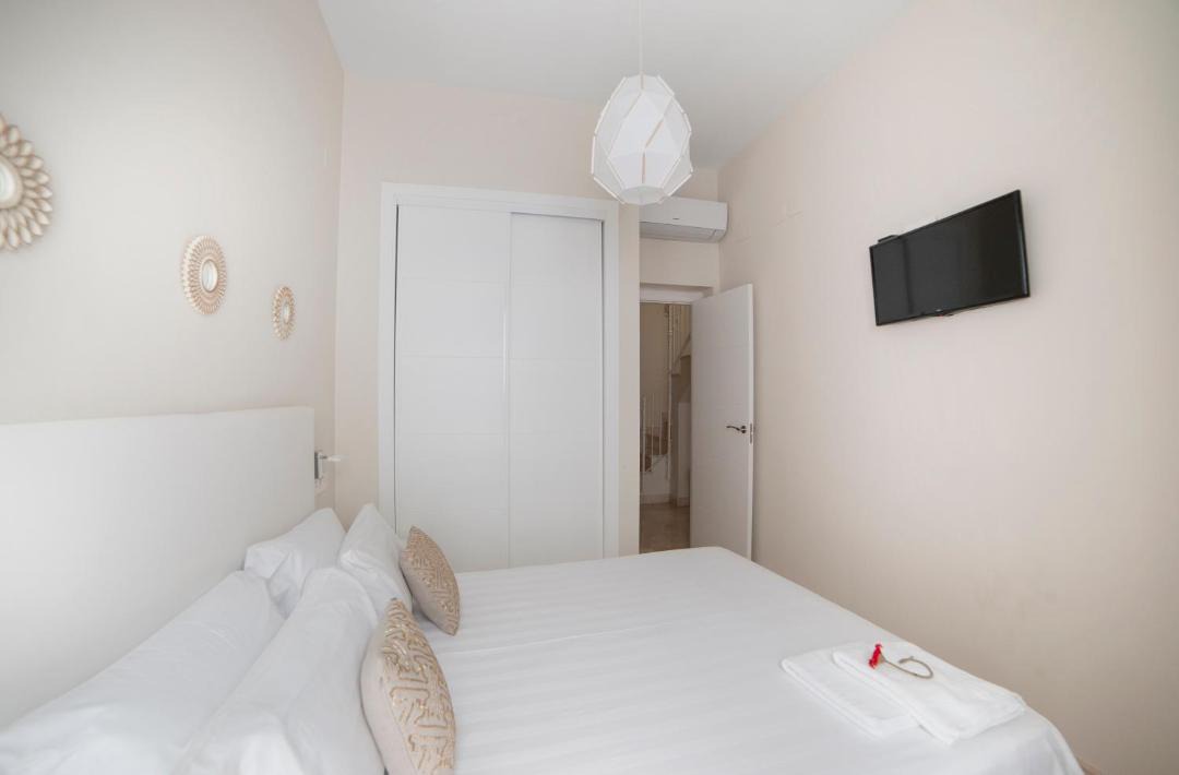 Photo of Bedroom in Alameda