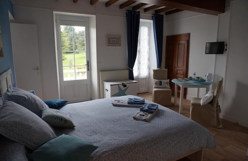Sainte-Honorine-des-Pertes House | B&B Le Clos Saint-Jean - Omaha Beach