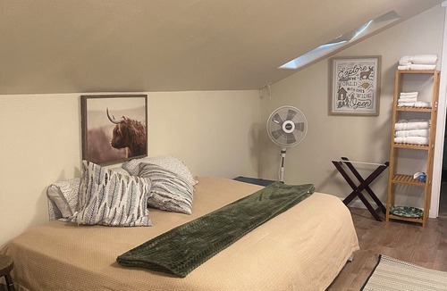 Springfield Apartment | Quiet & cozy loft apartment only minutes to downtown Springfield and U of O.