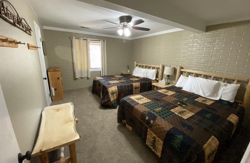 Shell Knob Cabin | Cozy Log Cabin on Table Rock Lake - The Timbers Cabin #8