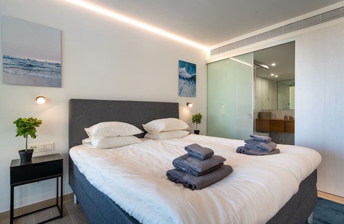 Fuengirola Apartment | "Apartment Higueron Wave 1" with Sea View, Pool, Wi-Fi & Terrace
