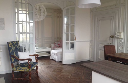 Honfleur Apartment | La Roseraie: large 2-room apartment with 200 sq.m garden in the heart of Honfleur
