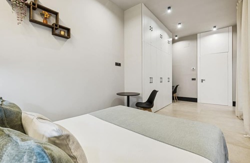 Malasana Apartment | Elegant 2BR Apartment in Conde Duque