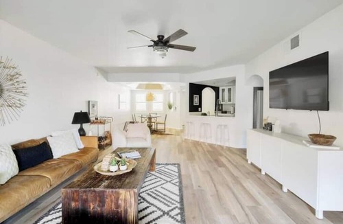 Camelback East Condo | Escape 48! Heated Pool, Hot Tub, Fitness Center, walk to Coffee, Grocery