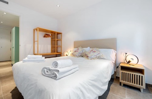 Calafell Apartment | Apartment 'Mabicarent Playa 2' with Private Terrace, Wi-Fi and Air Conditioning