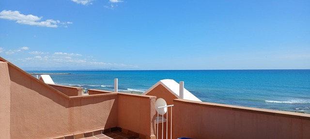 Lloyds Beach Club Aparthotel in Torrevieja