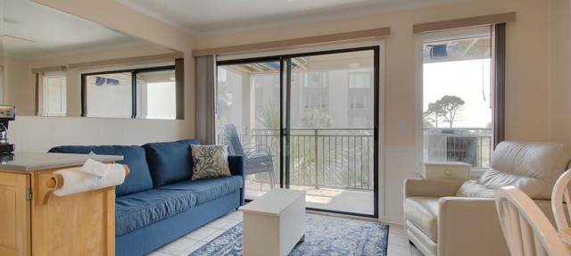 Huge Ocean View,central air,elevator,pool,WIFI,one bedroom in Hilton Head Island
