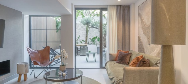 MARBELLA CENTER, BEACHFRONT WITH PRIVATE PATIO in Marbella