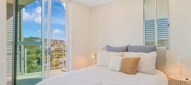 Aqua Solai 9 - Absolute Beachfront Tugun - Min. 3 night stays - Linen Provided in Tugun