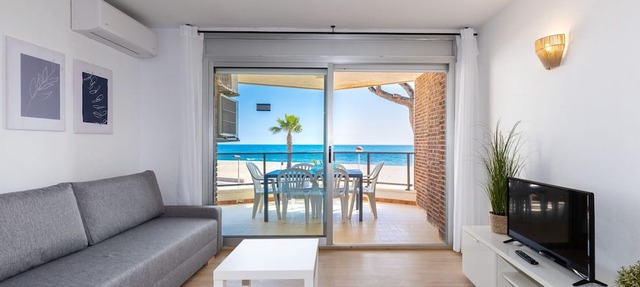 Spacious beachfront apartment perfect for families - UHC MEXICO150 in Cambrils