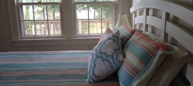 Ann's Carriage House.peaceful, lovely, clean, close to beaches and trails in South Haven