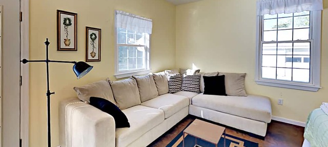 Heated Indoor Pool, Fast Wifi, 5 Acres of Fenced Privacy in South Haven