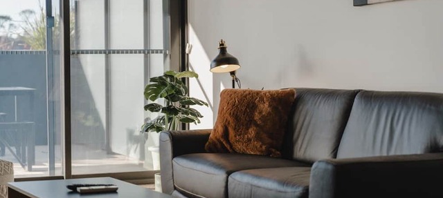 Central 1-Bed with Balcony, Rooftop BBQ & Parking in Braddon