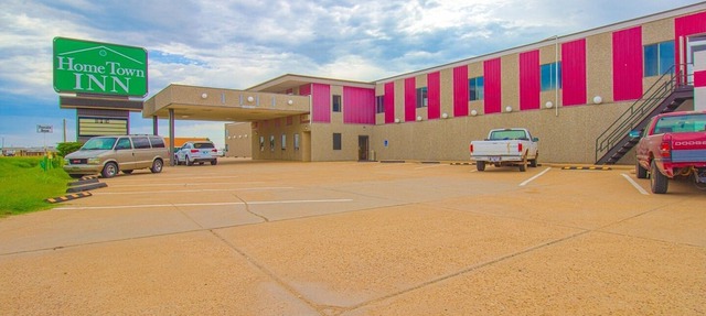 King Bed with Kitchenette in Liberal KS