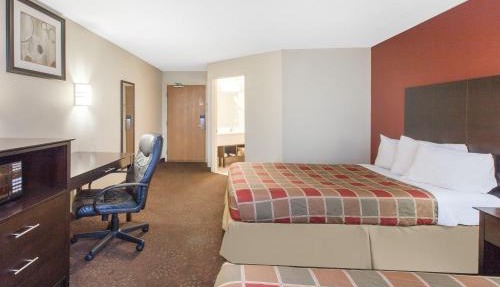 Travelodge by Wyndham Romulus Detroit Airport in Romulus