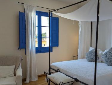 Hostal de la Plaça - Hotel Boutique in Cabrils