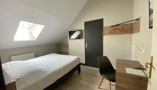 LOGIS - Hôtel & Restaurant Saint Nicolas in Chaumont-en-Vexin