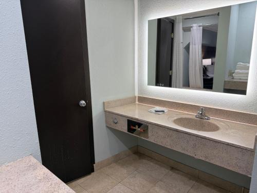 Comfort Inn Of Livonia 